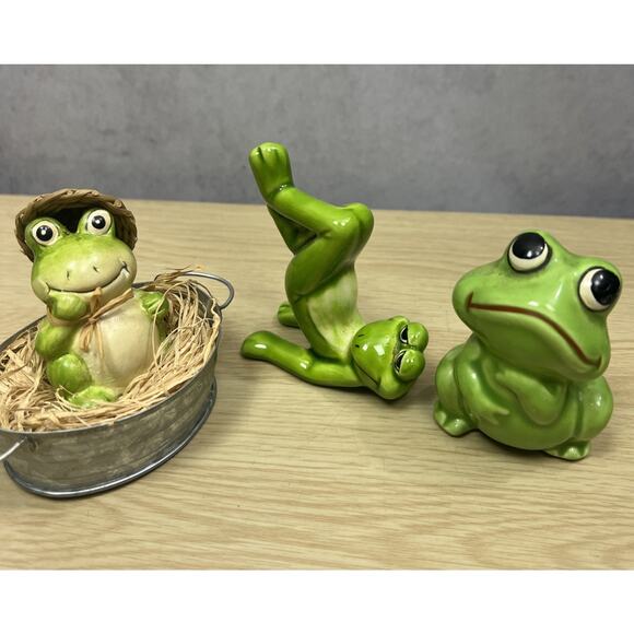 Vintage Frog Figurine Bundle of 3 Green Hong Kong Figure Ceramic - Picture 1 of 9